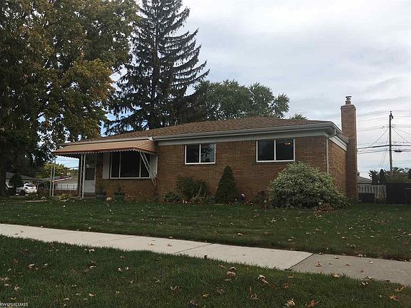 3rd image of 29654 Malvina Dr