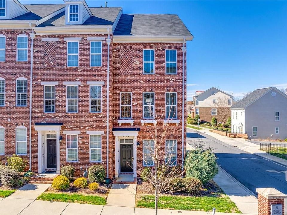 1st image of 9424 Kings Parade Blvd #1601