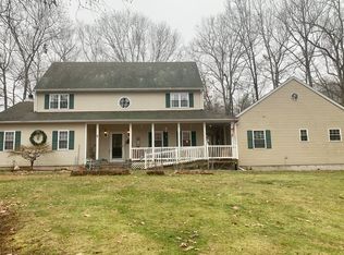 4 Lake Dr, Oxford, CT 06478
