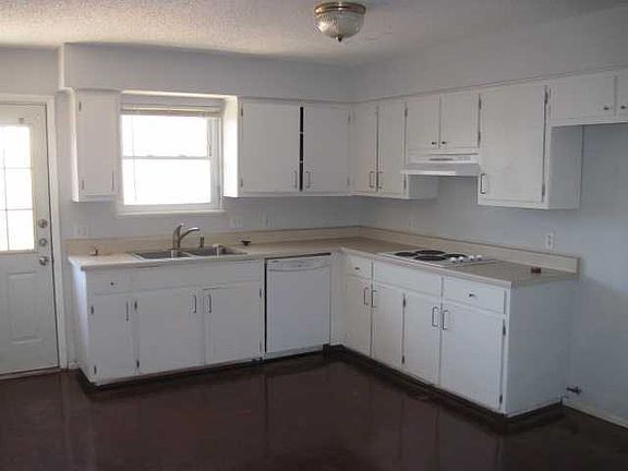 4th image of 1600 Villa Cv #B