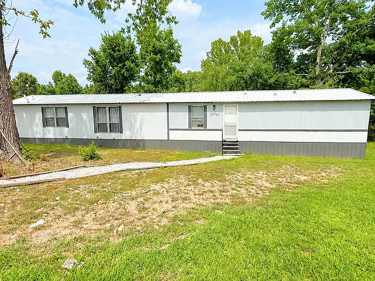 20766 Hamlet Dr — Photo 1