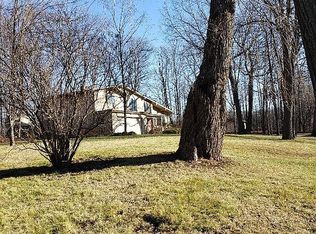 1492 Cardinal Rd, Grafton, WI 53024