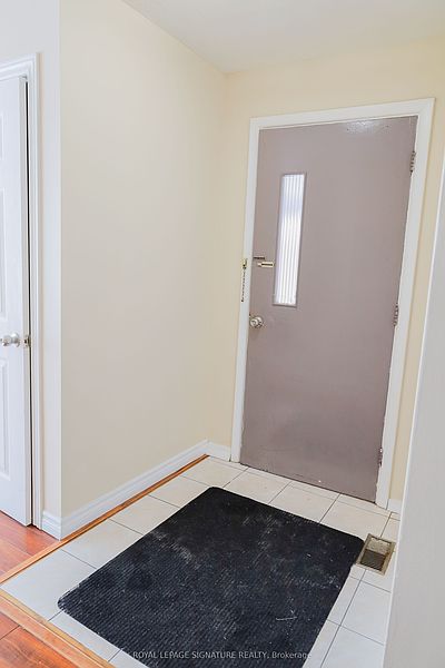 Brampton House for rent - 3 Bedrooms — photo 2