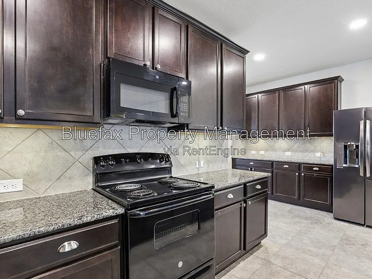 1807 Golden Maple — Photo 17