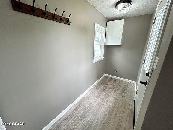 3rd image of 206 Eielson St