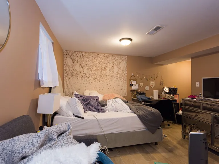 17 Saint Lukes Rd #B — Photo 3