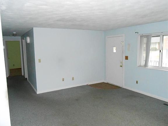 3rd image of 4927 Exchange Dr