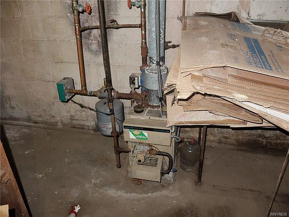 4th image of 2355 Genesee St