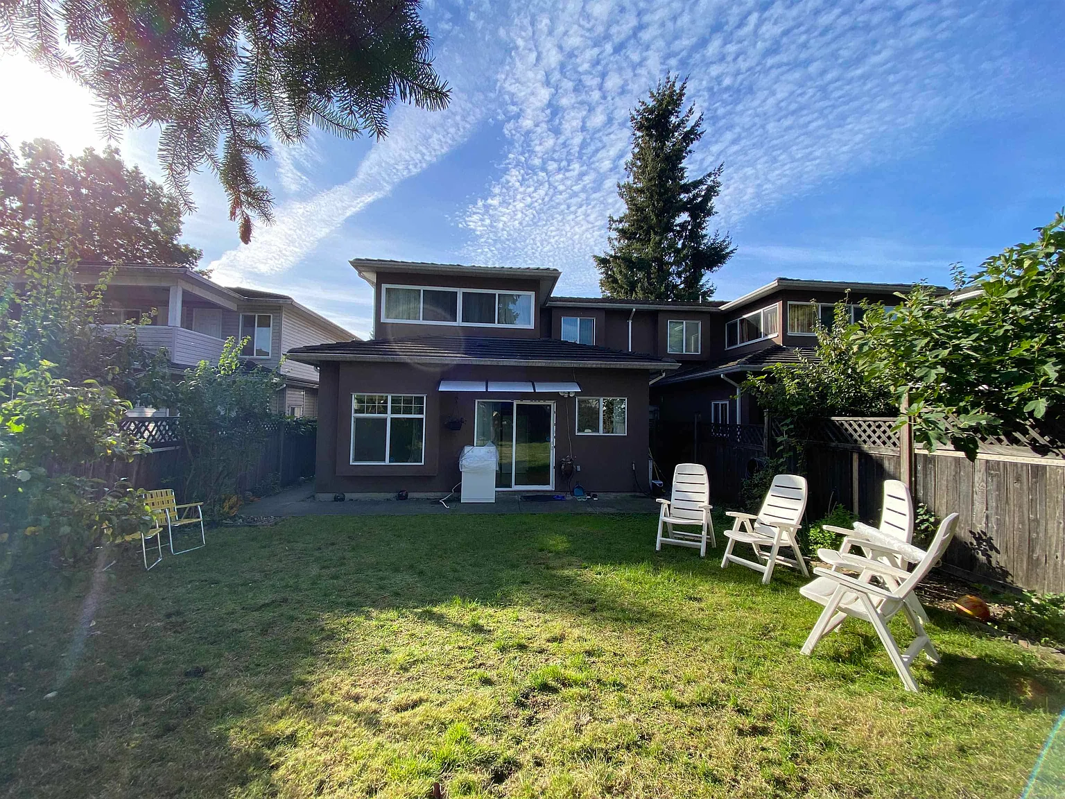 2 bed, 700 sqft, $2,300 — Photo 1