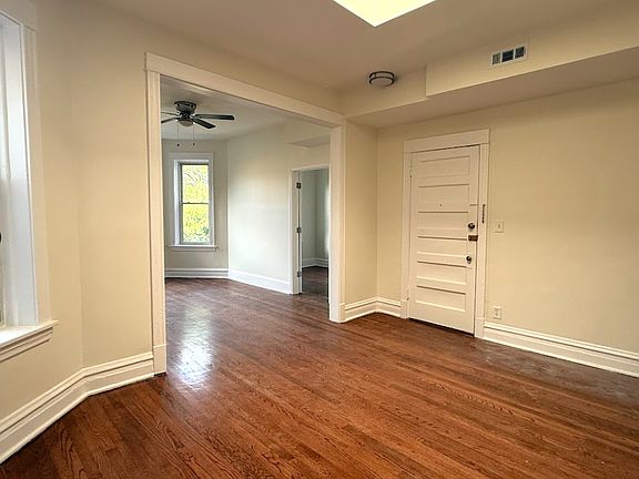 2nd image of 1311 W Foster Ave #3