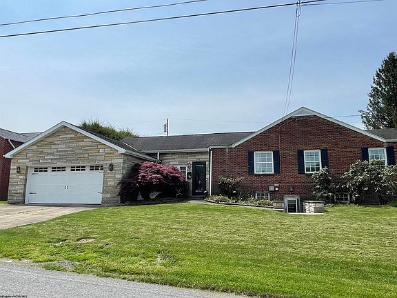 4th image of 1522 Barry St