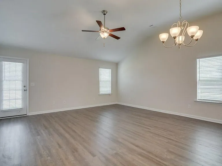 427 Amesbury Dr — Photo 20