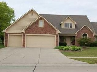 2264 Willow Lake Dr, Greenwood, IN 46143