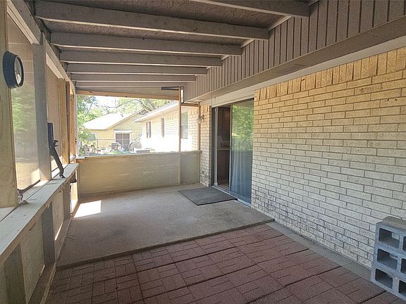 5th image of 538 E Massey St