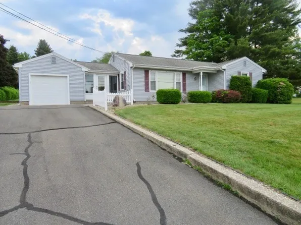 18 Lyman St, Easthampton, MA 01027