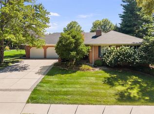 10 Deer Run, Rock Island, IL 61201