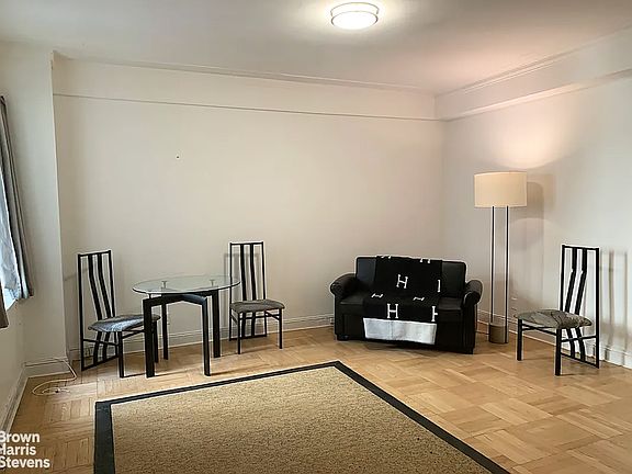 3rd image of 25 Central Park W APT 17I
