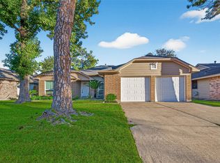 8526 Greenleaf Lake Dr, Houston, TX 77095