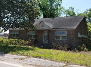 605 Hampton St, Elloree, SC 29047