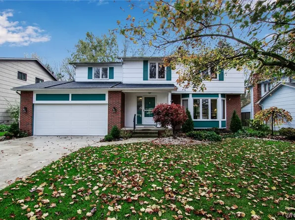 130 Montbleu Dr, Getzville, NY 14068