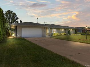 663 Sunnybeach Dr, White Lake, MI