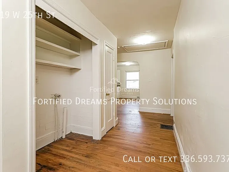 319 W 25th St — Photo 8