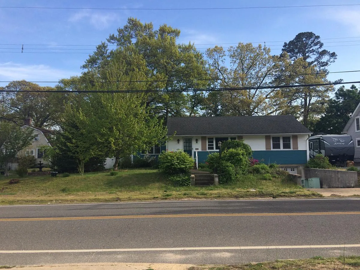 152 Ocean Ave photo 1