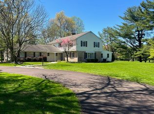 1814 Apple Tree Ln E, Bethlehem, PA 18015