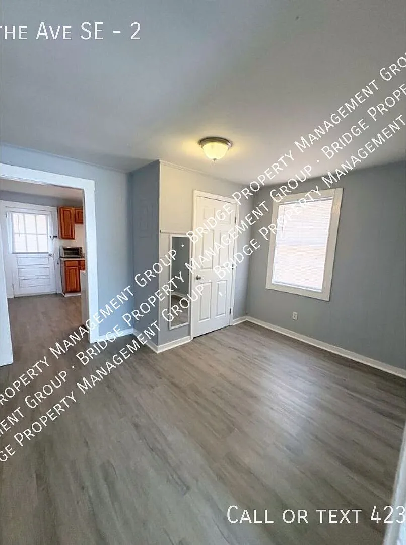 1290 Blythe Ave SE, Apt 2 — Photo 2