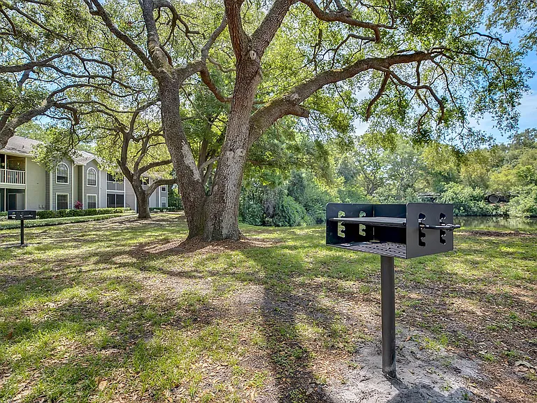 8500 Belcher Rd — Photo 37