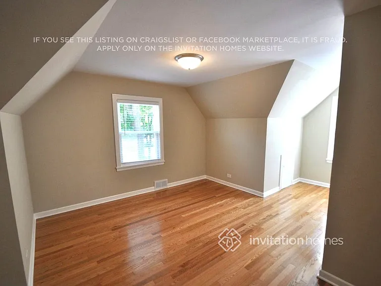 9852 Schiller Blvd — Photo 2
