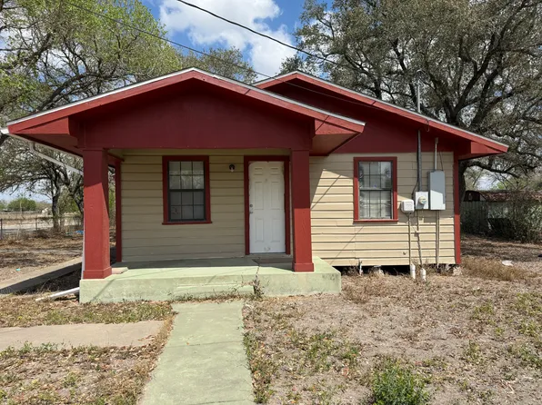 1306 S Aransas St, Alice, TX 78332