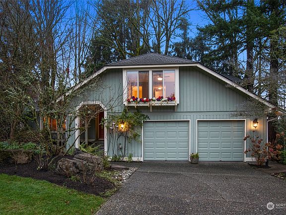 4th image of 15922 SE 46th Place