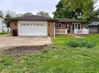 912 Walnut St, Mahomet, IL 61853