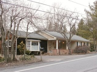 2223 Rimrock Dr, Stroudsburg, PA 18360