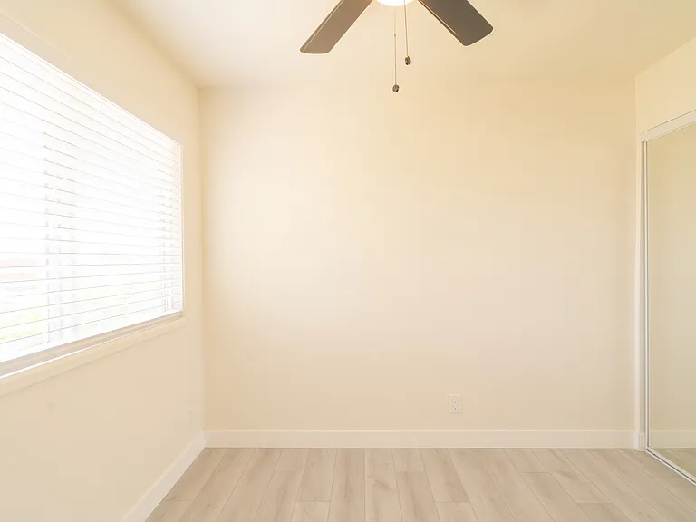 5115-21 Remington Road - 5117 — Photo 16