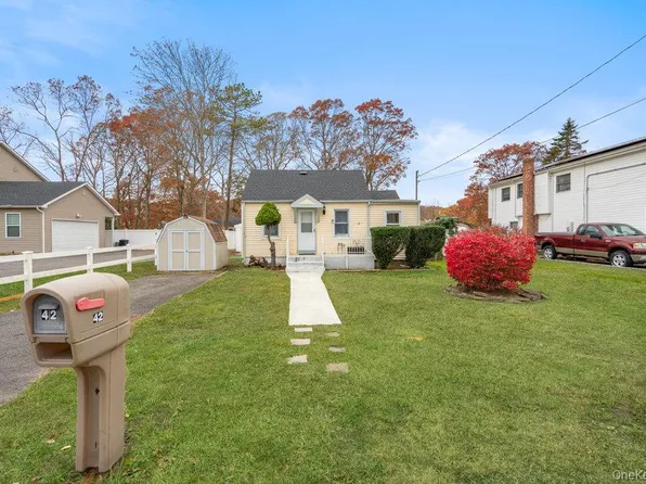 42 Mayfield Drive, Mastic Beach, NY 11951