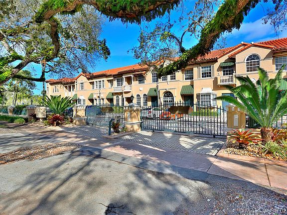 5th image of 467 Coral Way #A-4