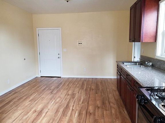 2nd image of 3807 Wisconsin St APT 4