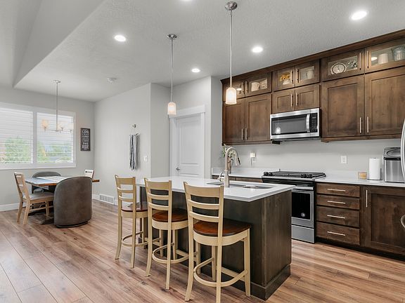 3rd image of 10025 S Snead Ln
