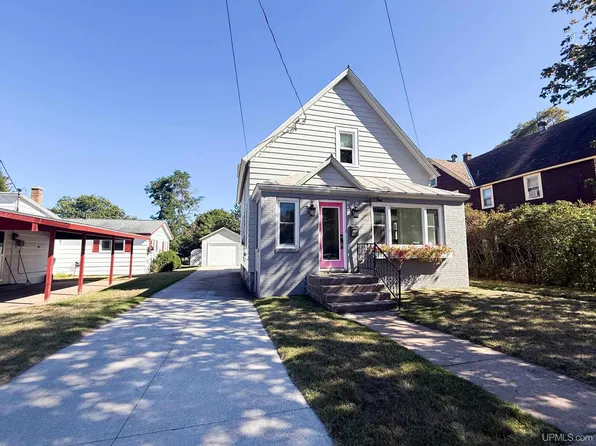 1306 2nd St, Marquette, MI 49855