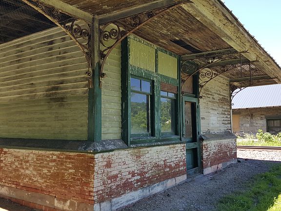3rd image of 19 Teller Ave