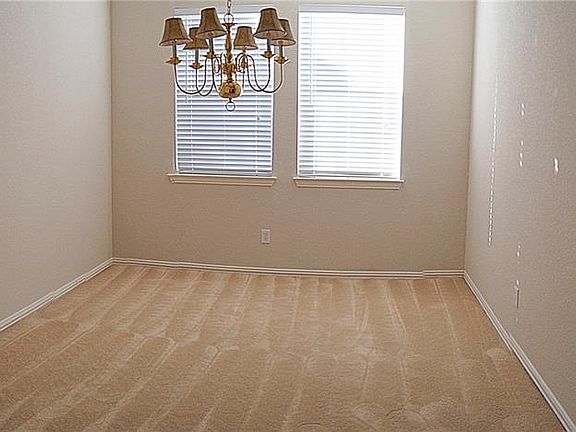 5th image of 1005 Lone Pine Dr