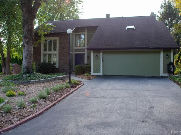 1371 Rutledge Ct, Temperance, MI 48182