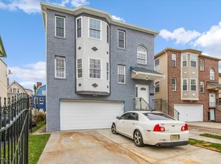 150 N Munn Ave, East Orange, NJ