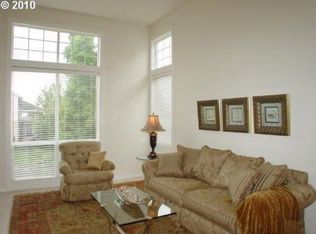 9859 NW Nottage Dr, Portland, OR 97229