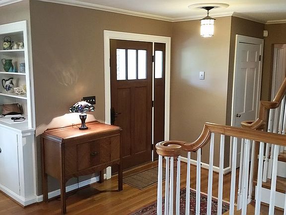 3rd image of 825 Hillwood Ave