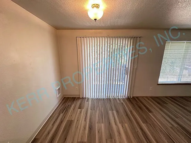 2211 SE 96th Dr — Photo 5