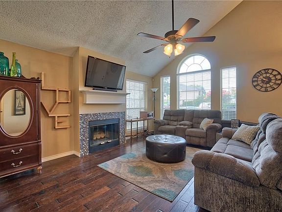 5th image of 1394 Daffodil Ln