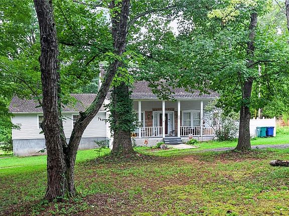 3rd image of 290 Grady Rd